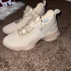 Madden Girl NWOT shimmer rhinestone sneakers size 8